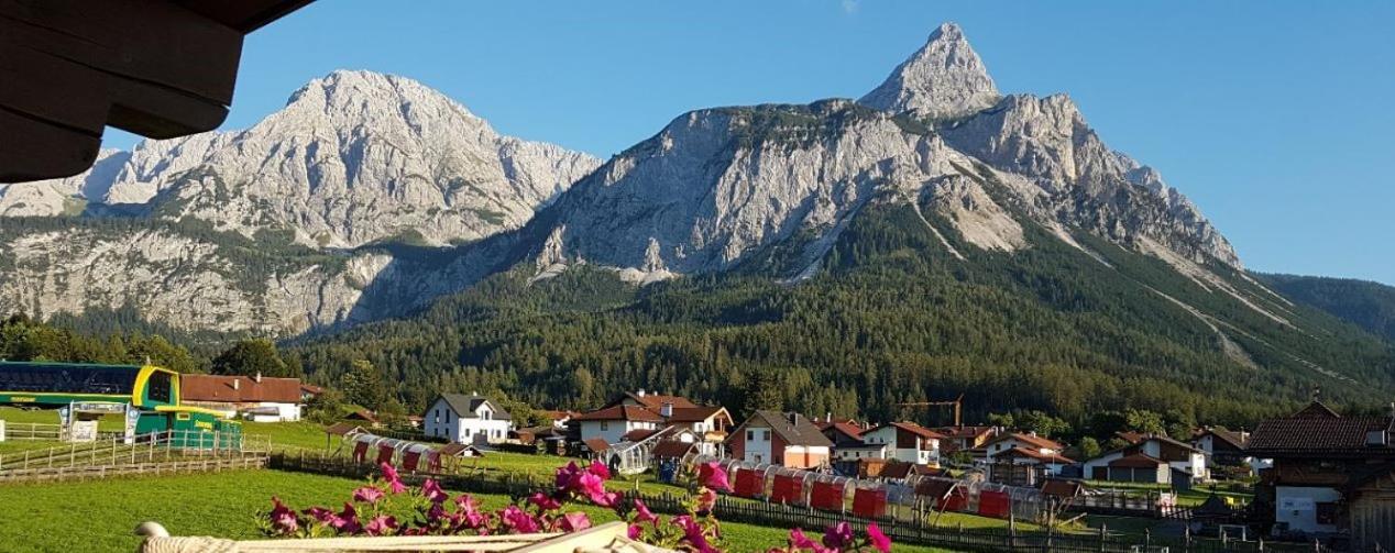 Haus Angelika Apartamento Ehrwald Exterior foto