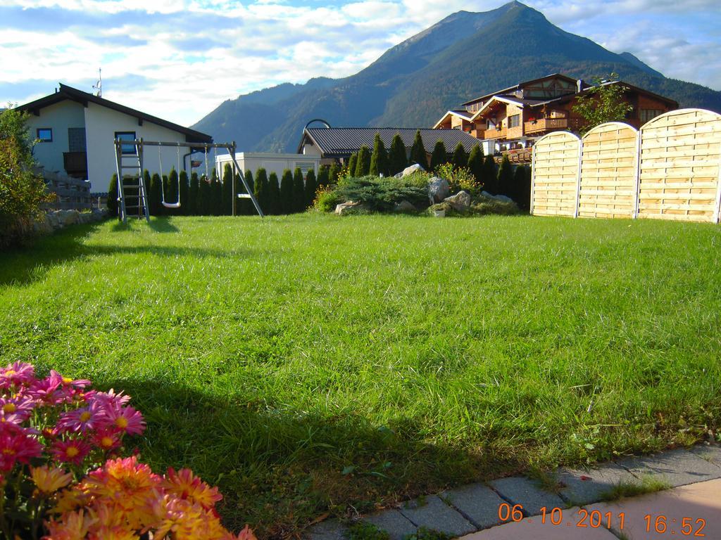 Haus Angelika Apartamento Ehrwald Exterior foto